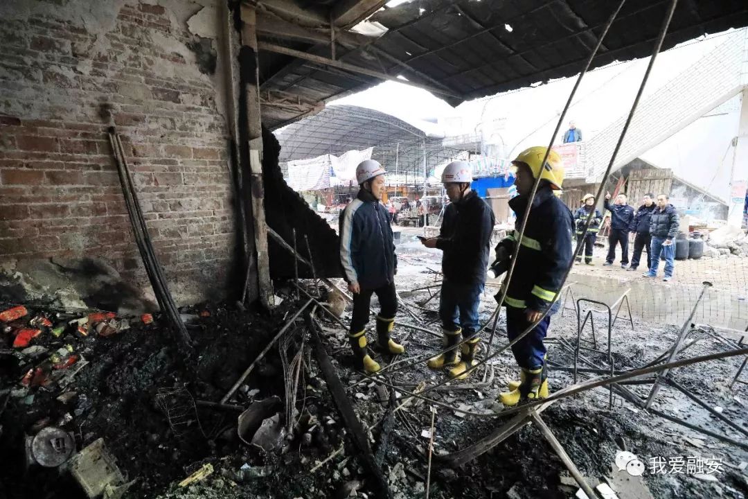 煙花爆竹店附近放鞭炮引發火災致5人死，嫌犯被從快審查批捕